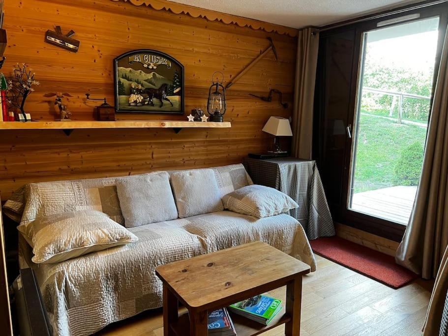 Appartement La Clusaz Avec Terrasse Sur Les Pistes De Ski Manigod Exteriör bild