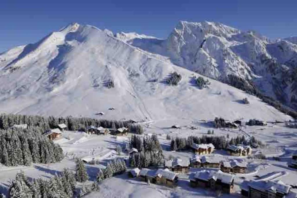 Appartement La Clusaz Avec Terrasse Sur Les Pistes De Ski Manigod Exteriör bild